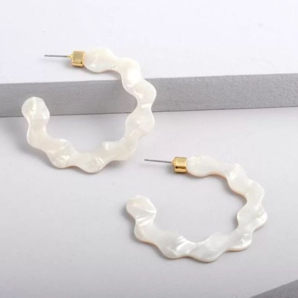 Pearlescent Wavy Resin Hoop Earrings by BaubleBar - Picture 2 of 7